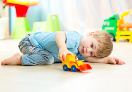 نقش بازی در کاهش درد کودکان