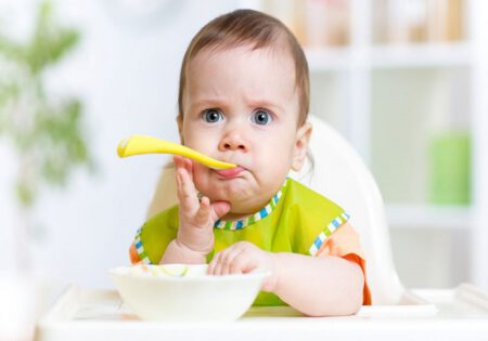 چگونه كودكان را به خوردن غذا تشويق كنيم؟